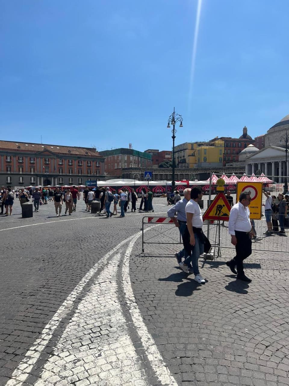 Casa Giulia Piazza Plebiscito * Naples